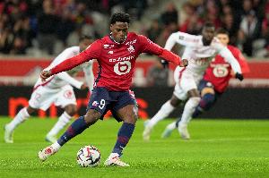 亚博体育平台-意媒：乔纳森-戴维要求1500万佣金+设置合同解约金，国米尚未同意