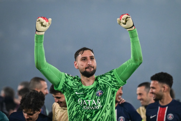 亚博体育APP-队报：多纳鲁马仍跟巴黎训练，曼联退出竞争&amp;他更接近加盟曼城