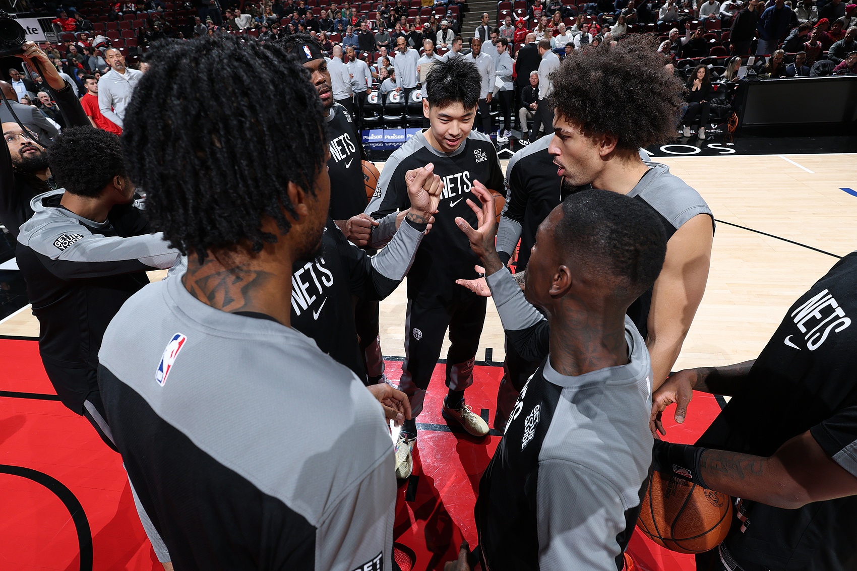 亚博-媒体人透露：崔永熙将返华参与詹姆斯品牌活动，后续计划与广东宏远汇合