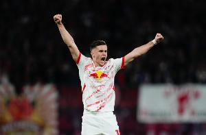 记者：水晶宫商谈引进鲍姆加特纳，但面临比利亚雷亚尔的竞争