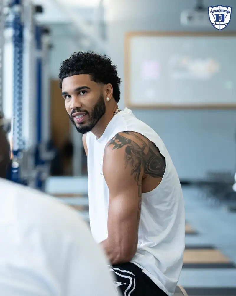 亚博体育平台-家庭第一！塔图姆，弗拉格，班凯罗等人回母校杜克进行训练