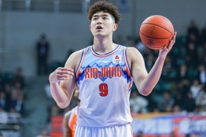 亚博-吴冠希：手术很成功 目前还在恢复阶段 新疆在做新老交替的工作