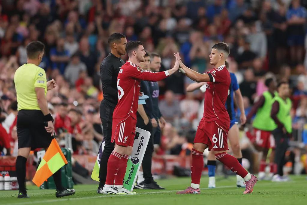 亚博体育平台-凯尔凯兹：罗伯逊是利物浦的传奇，我很荣幸他在我身边