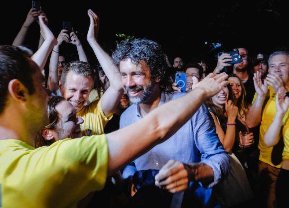 亚博体育APP-【揭秘】热爱政治的托马西，如何在维罗纳当选市长？