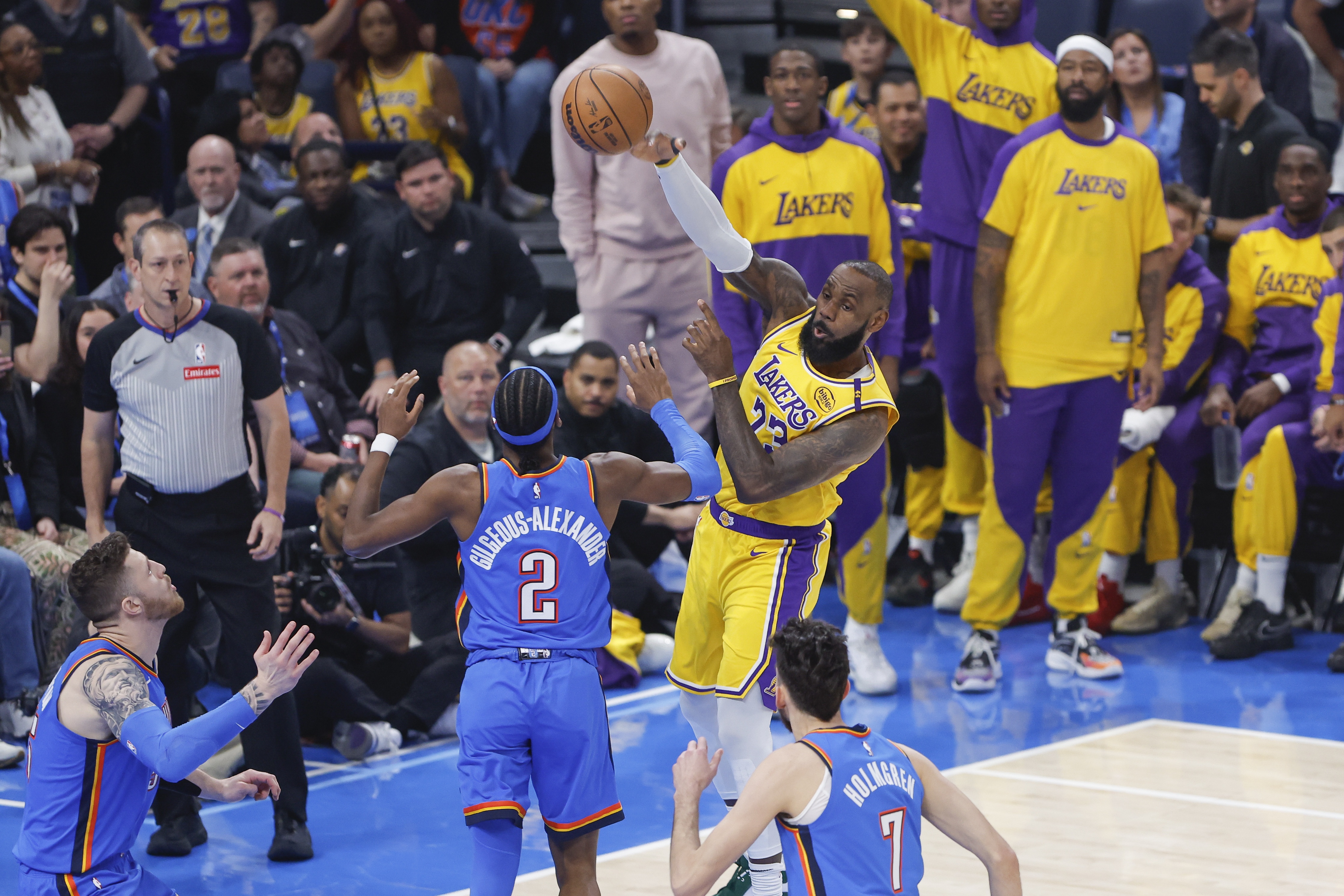 亚博-霍里：詹姆斯是唯一有权抱怨裁判的人 他没有SGA&amp;东里的吹罚待遇