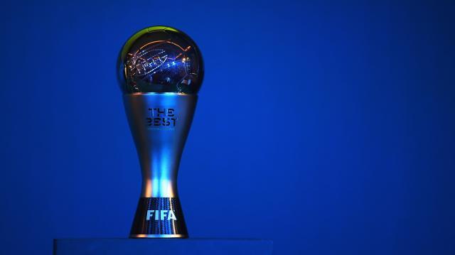 亚博体育平台-FIFA官方宣布世界足球先生候选 梅西、莱万均入围